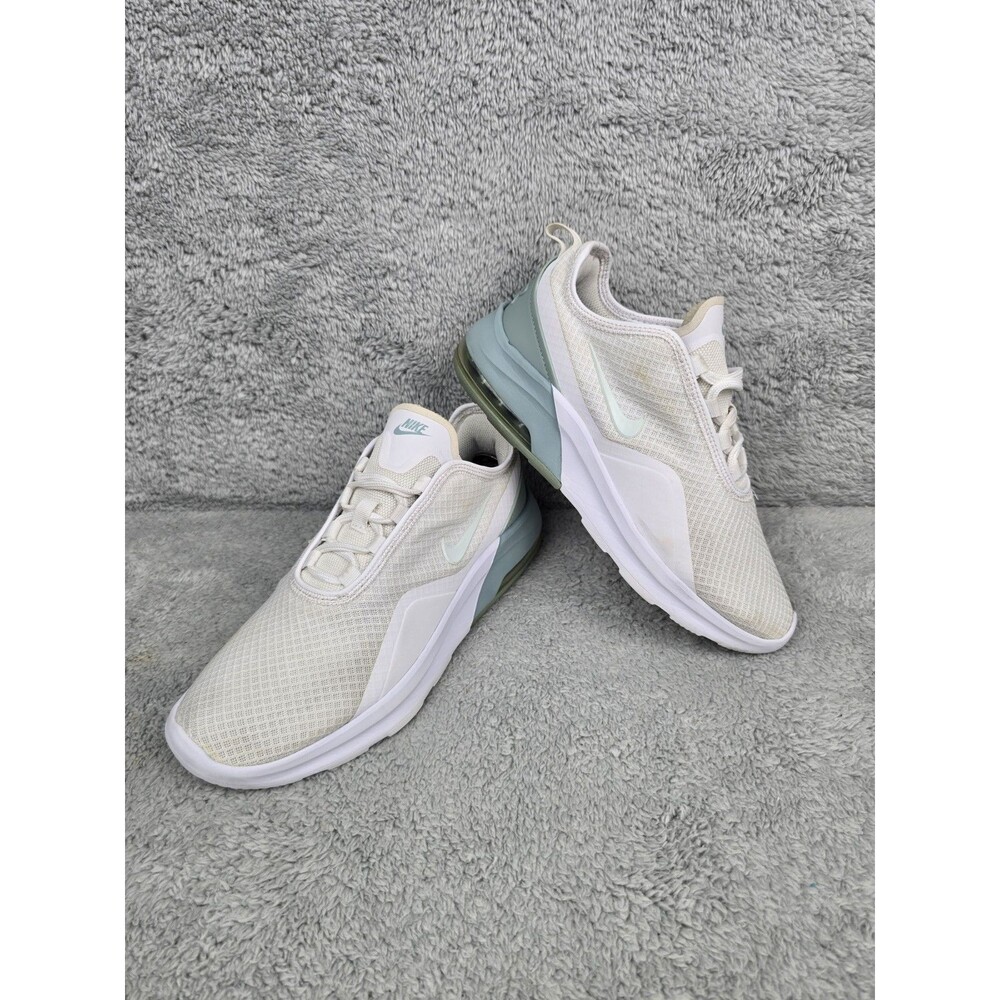 Nike Air Max Motion 2 Women's 6.5  White Ocean Cube.